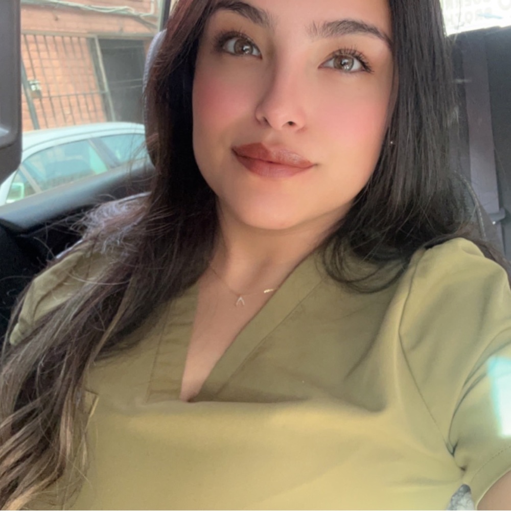 Meet your Posher, Carolina